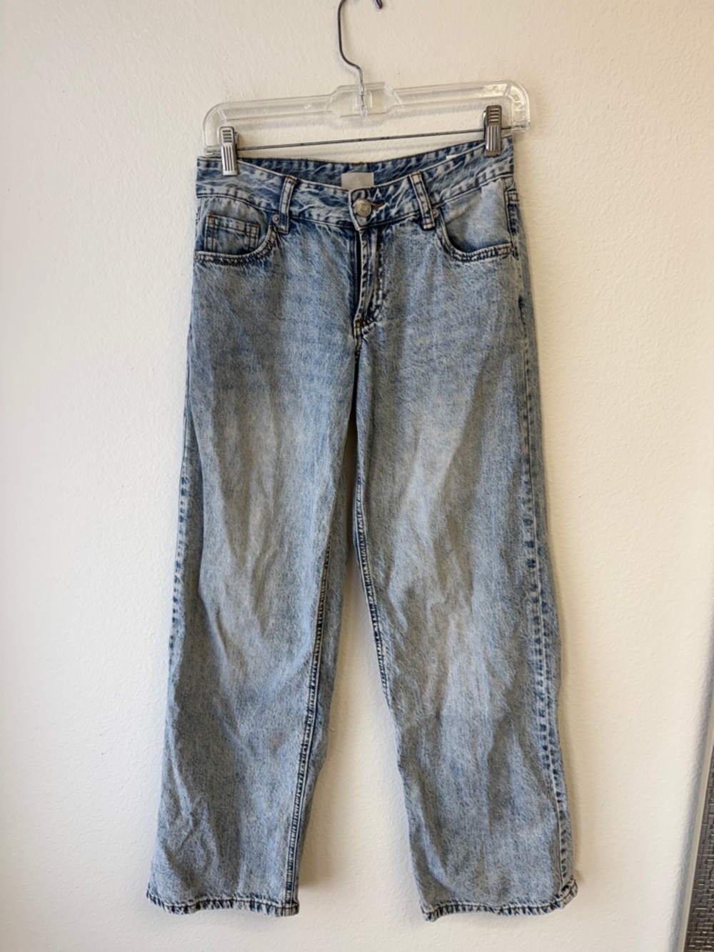 Men's Relaxed Straight Jeans in Light Blue Wash
